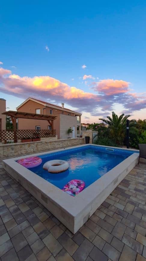 Villa Island With Pool *